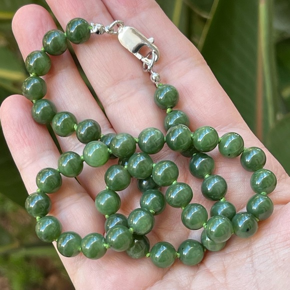 High quality spinach green nephrite jade bead sterling silver necklace - Picture 2 of 10